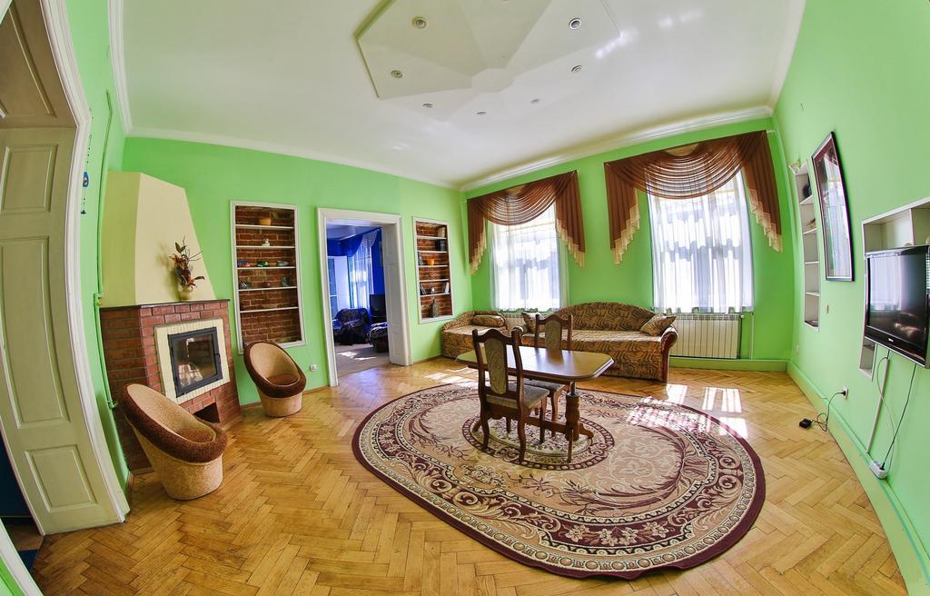 Apartments On Valova 25 Lviv Exteriör bild