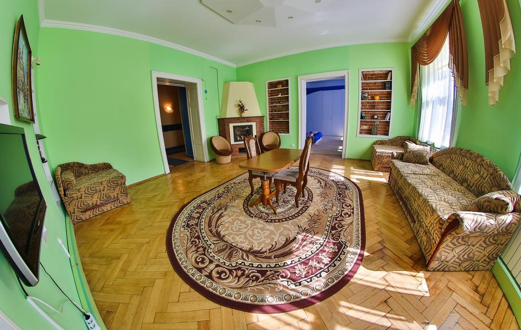 Apartments On Valova 25 Lviv Exteriör bild